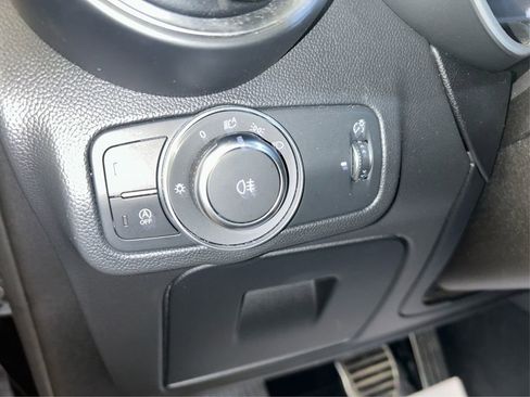 Used 2024 Alfa Romeo Stelvio Veloce image 37