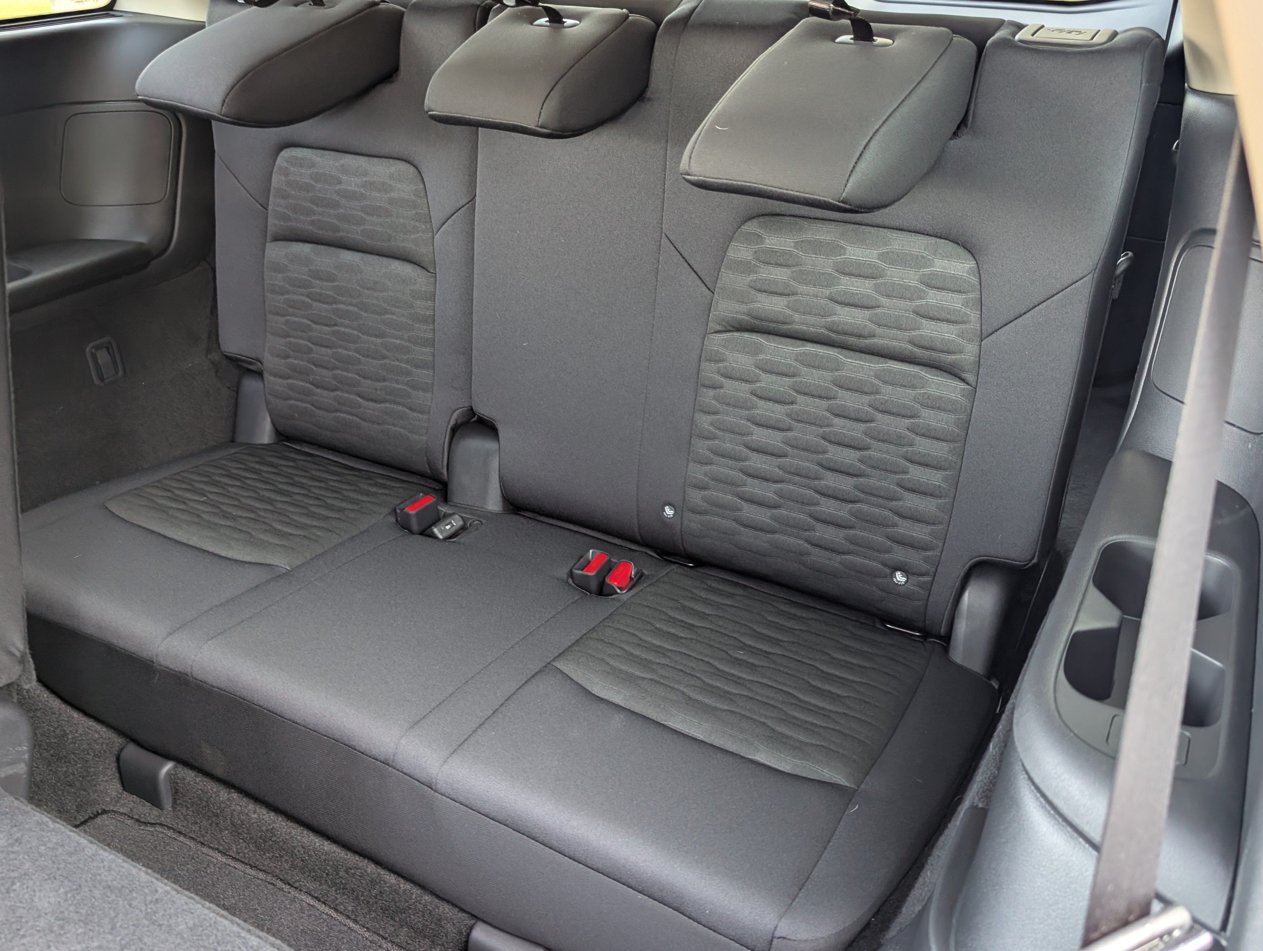 Used 2025 Nissan Pathfinder SV FWD image 18
