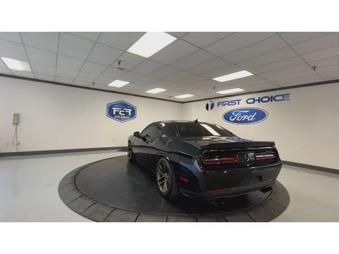 Used 2021 Dodge Challenger SRT Hellcat w/ Plus Package image 8