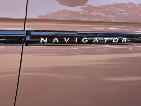 Certified 2025 Lincoln Navigator Black Label image 49