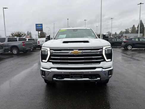 Used 2024 Chevrolet Silverado 2500 LTZ w/ LTZ Premium Package image 9