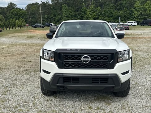 Used 2024 Nissan Frontier S AWD/4WD image 2