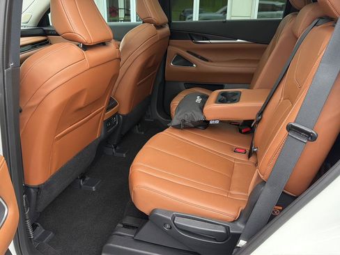 Used 2023 INFINITI QX60 Sensory w/ Cargo Package AWD/4WD image 11