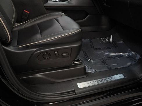 Used 2024 Chevrolet Suburban Premier image 52