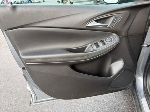 Used 2022 Buick Encore GX Preferred w/ Cold Weather Comfort Package AWD/4WD image 17