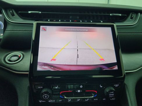 New 2025 Jeep Grand Cherokee L Limited image 24