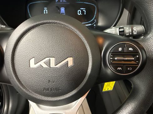 Used 2024 Kia Soul LX w/ Option Group 015 FWD image 33