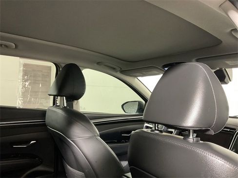 Used 2022 Hyundai Tucson Limited image 2