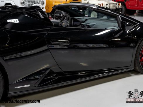 Used 2021 Lamborghini Huracan EVO image 34