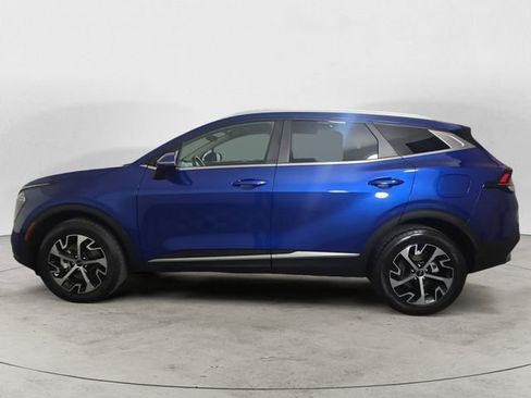 Used 2023 Kia Sportage EX image 2