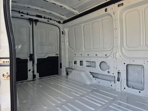 New 2026 Ford Transit 250 148 Medium Roof RWD image 7