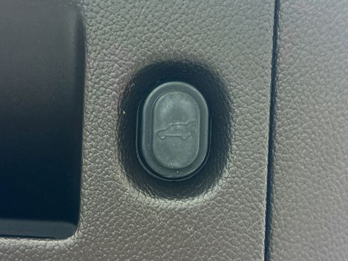 Used 2015 Chevrolet Tahoe LTZ image 32