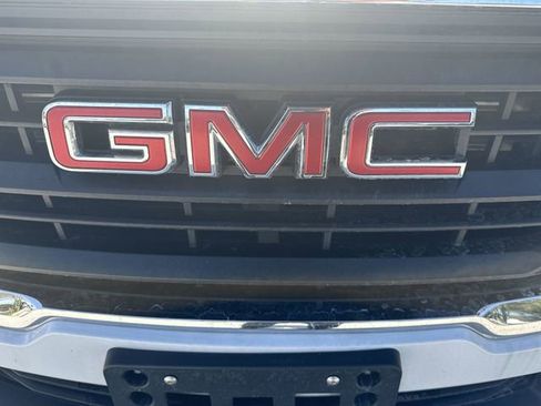 Used 2024 GMC Terrain SLE AWD/4WD image 10