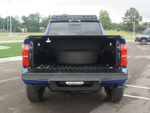 Used 2025 Toyota Tacoma SR5 AWD/4WD image 17