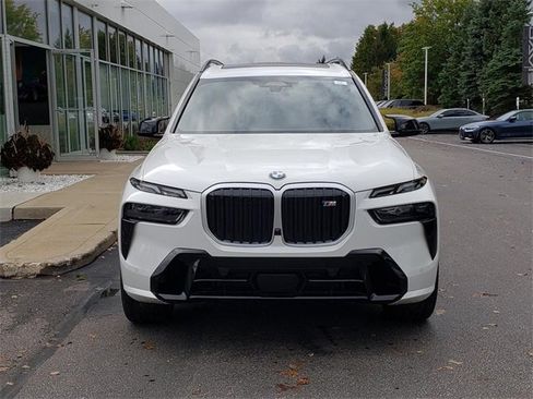 New 2026 BMW X7 M60i image 2