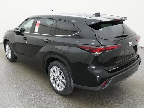New 2026 Toyota Highlander Limited image 35