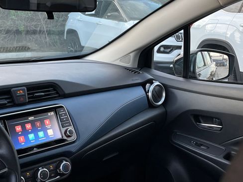 Used 2025 Nissan Versa SV image 35