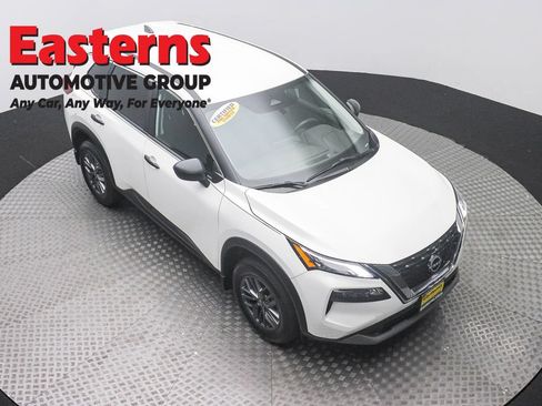 Used 2023 Nissan Rogue S AWD/4WD image 3