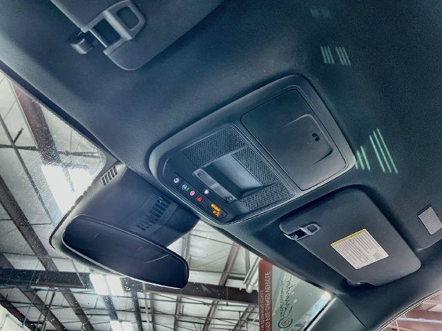 Used 2025 Chevrolet Traverse LT FWD image 30