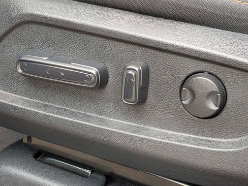 Used 2025 Honda Pilot Sport image 16