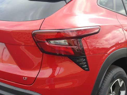 New 2026 Chevrolet Trax LT w/ Sunroof Package image 7