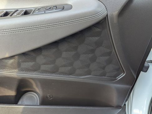 Used 2020 Hyundai Santa Fe SE w/ Cargo Package image 16