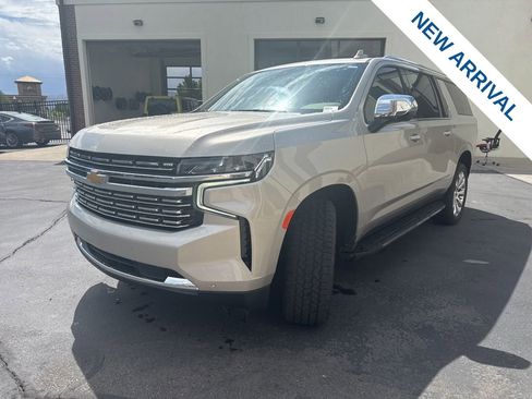 Used 2022 Chevrolet Suburban Premier AWD/4WD image 3