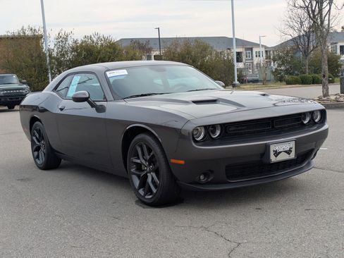 Used 2022 Dodge Challenger SXT w/ Driver Convenience Group image 1