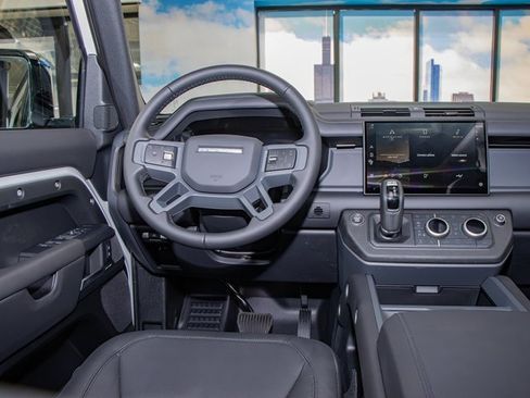 Used 2025 Land Rover Defender 110 S image 16