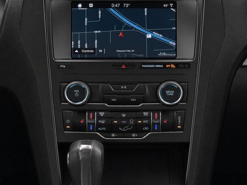 Used 2019 Ford Explorer XLT w/ Equipment Group 202A AWD/4WD image 18
