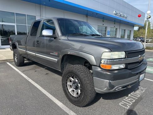 Used 2002 Chevrolet Silverado 2500 LS w/ Electrical Convenience Pkg AWD/4WD image 2