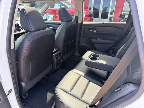 Used 2024 Nissan Rogue SV w/ SV Premium Package FWD image 20