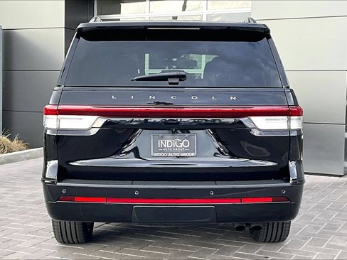 Used 2022 Lincoln Navigator Reserve RWD image 4