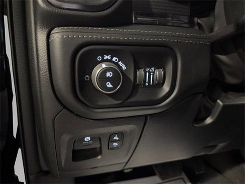 Used 2023 RAM 1500 Limited w/ Trailer Tow Group image 16