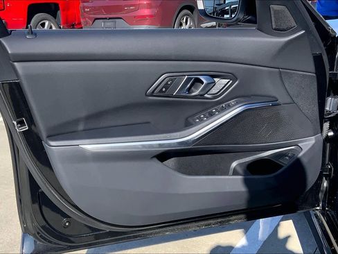 Certified 2025 BMW 330i Sedan image 25