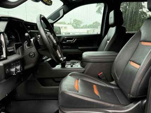 Used 2024 GMC Sierra 1500 AT4 w/ Technology Package AWD/4WD image 15