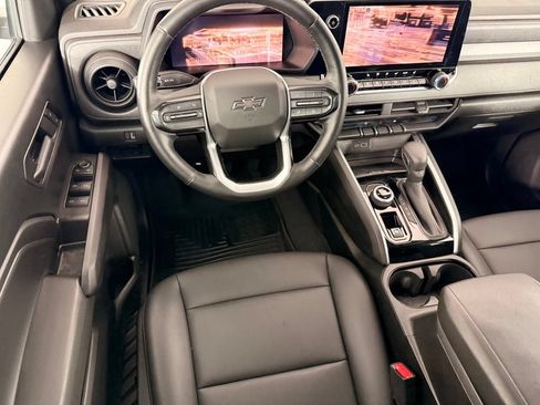 Used 2025 Chevrolet Colorado Trail Boss AWD/4WD image 23