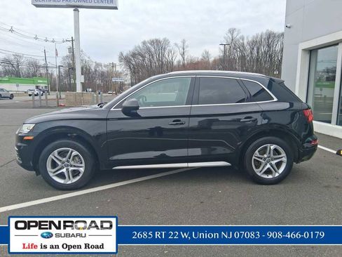 Used 2019 Audi Q5 2.0T Premium w/ Convenience Package image 4