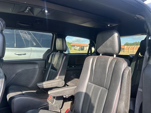 Used 2019 Dodge Grand Caravan GT FWD image 11
