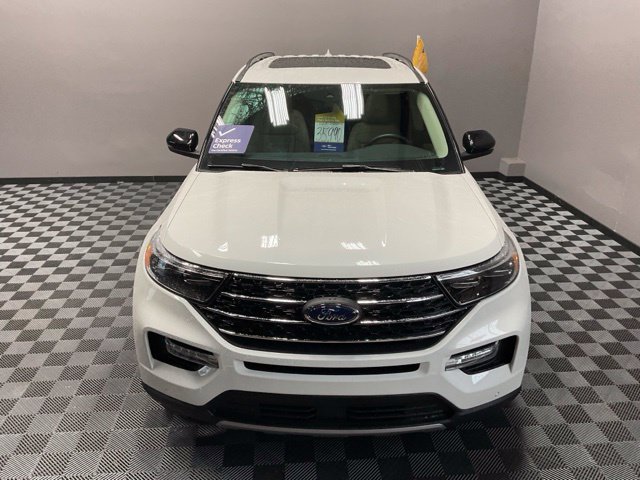 Used 2024 Ford Explorer XLT w/ Equipment Group 202A AWD/4WD image 5
