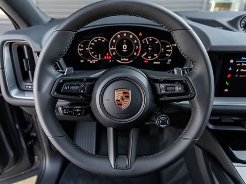 Certified 2026 Porsche Cayenne Coupe image 29