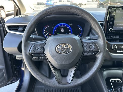 Used 2022 Toyota Corolla LE FWD image 18