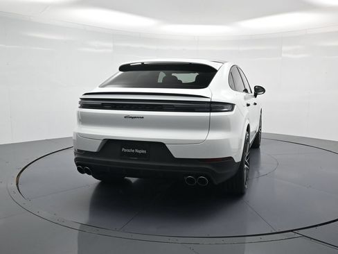 Certified 2026 Porsche Cayenne Coupe AWD/4WD image 30