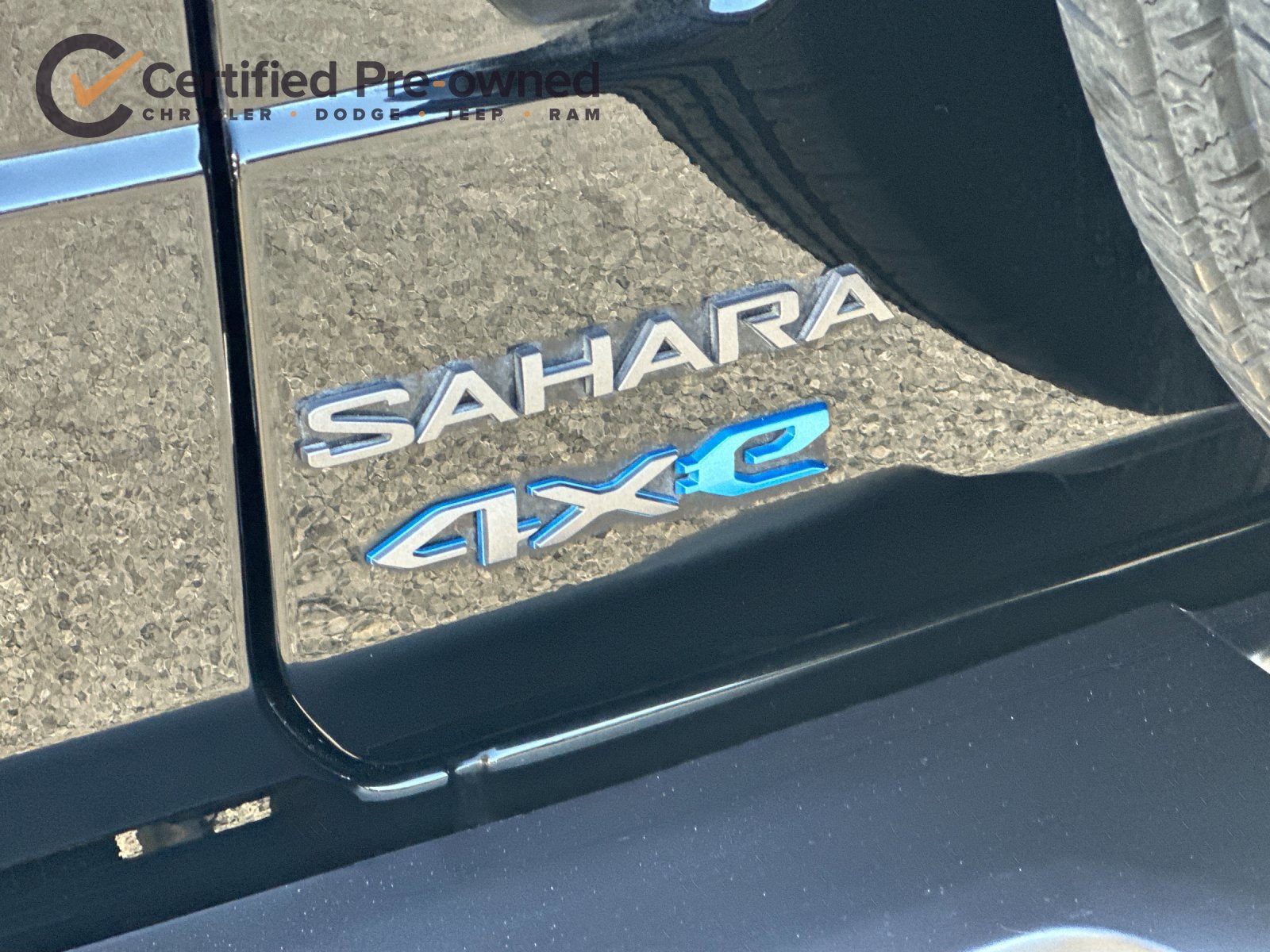 Used 2025 Jeep Wrangler Unlimited Sahara w/ Safety Group AWD/4WD image 26
