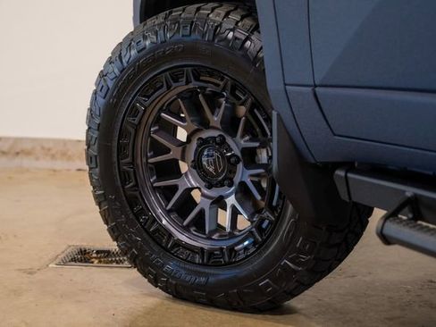 Used 2025 Toyota Land Cruiser image 78