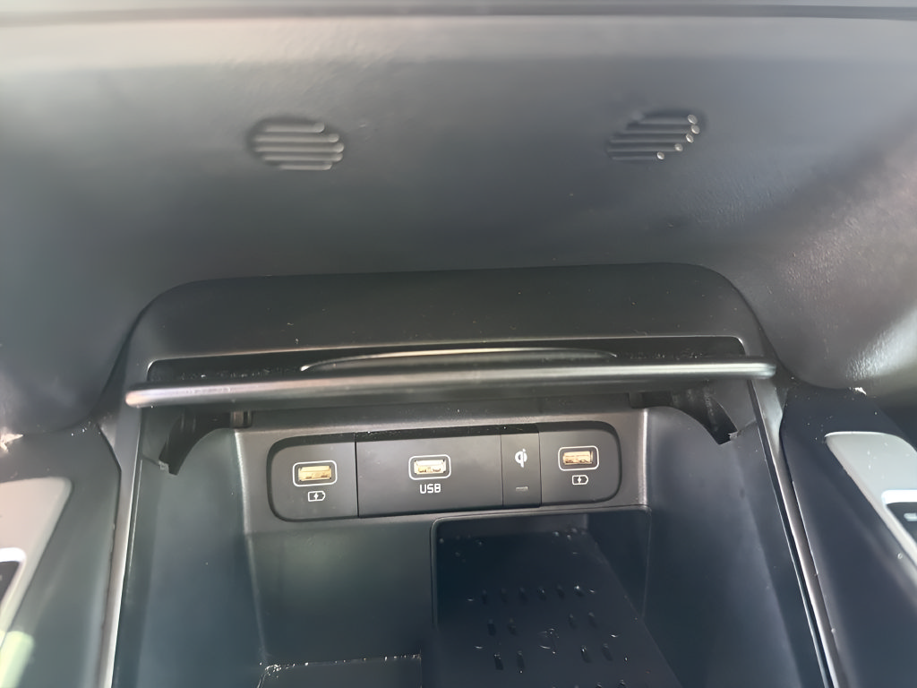 Used 2023 Kia Sorento EX FWD image 44