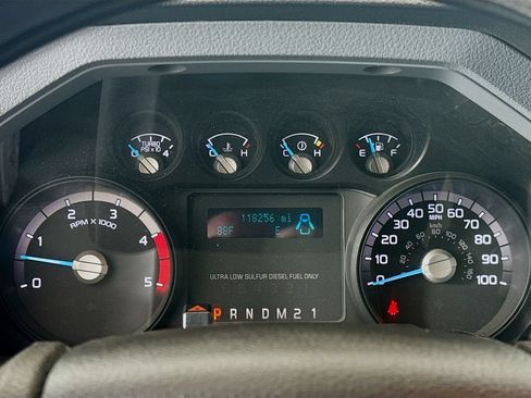 Used 2015 Ford F250 XLT w/ XLT Interior Package AWD/4WD image 12