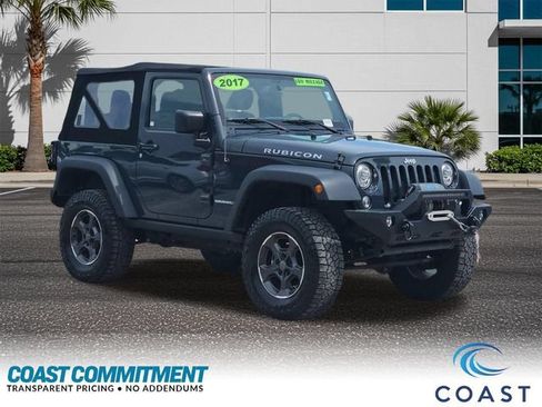 Used 2017 Jeep Wrangler Rubicon w/ Power Convenience Group AWD/4WD image 3