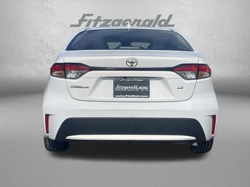 Used 2022 Toyota Corolla LE image 6