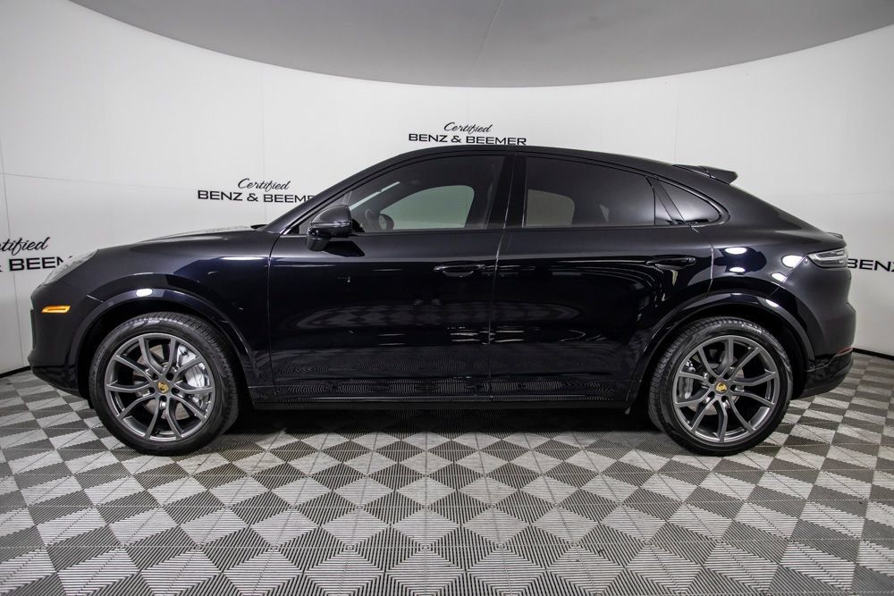 Used 2021 Porsche Cayenne Turbo AWD/4WD image 10
